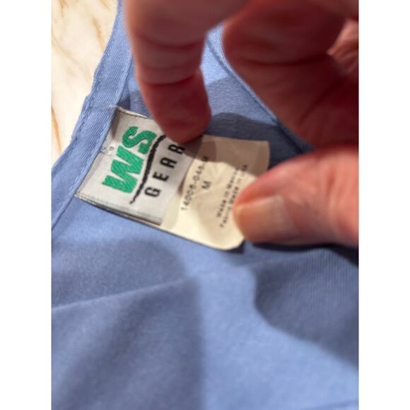 Srubs/ Work Uniforms  Lot of 5-  3 tops/ 2 bottoms - All Medium - Picture 15 of 15